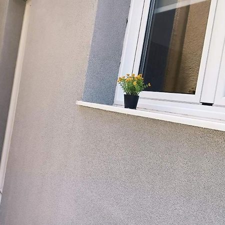 Zois Apartment Ártemida Kültér fotó