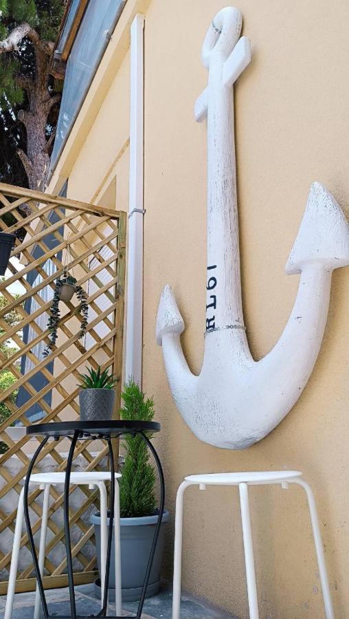 Zois Apartment Ártemida Kültér fotó